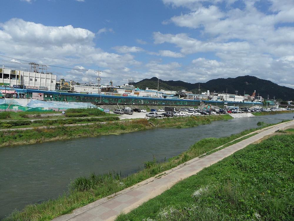 Riverside area near Jeonju's Nambu Traditional Market, the real filming location where Tastefully Yours' Yeon-joo shops before dawn