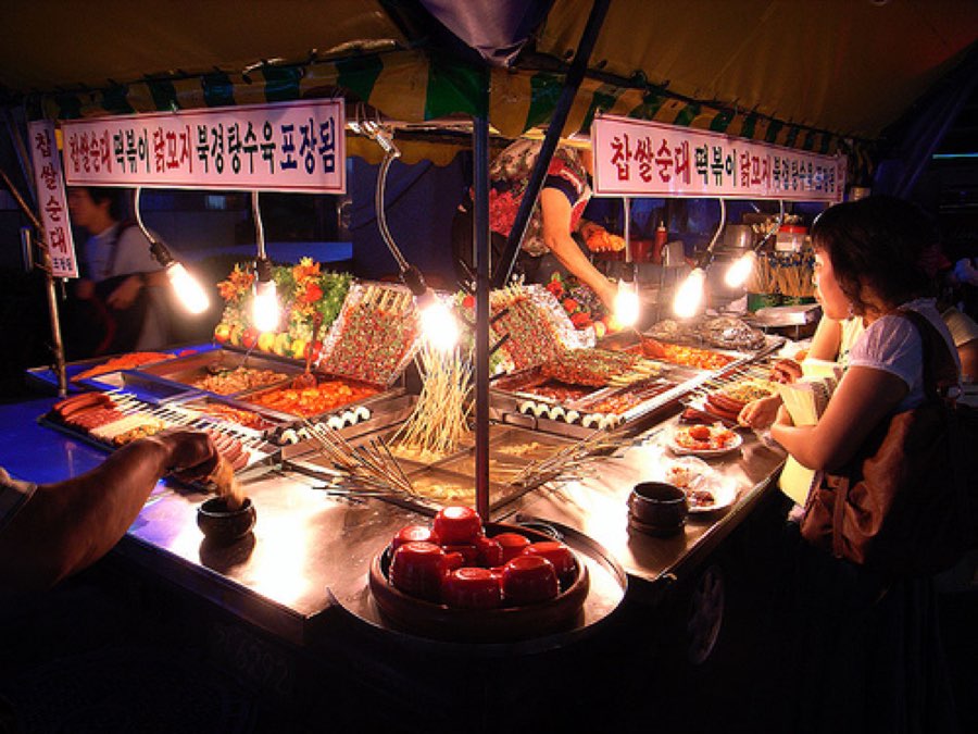 A traditional Korean pojangmacha street food tent, similar in style to Seoulbam, the real-world Danbam stand-in from Itaewon Class