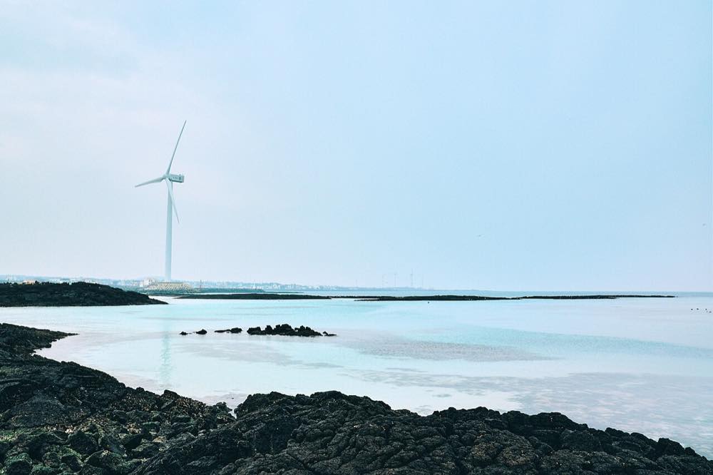 Jeju Olle Trail coastal path near Gimnyeong, the neighborhood where the real Delmoondo Gimnyeong café filmed in When Life Gives You Tangerines