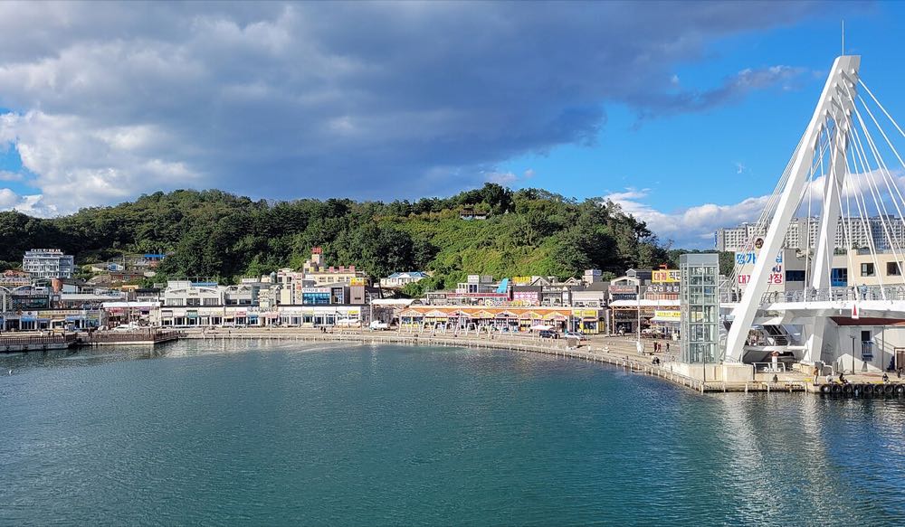 Daepo Port, Sokcho's working harbor lined with seafood restaurants and live-tank stalls